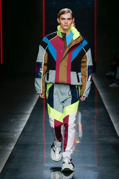Look 33